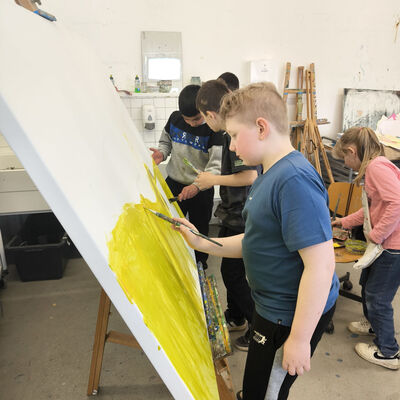 Bild vergr&ouml;&szlig;ern: 2026-04 GS Sta&szlig;furter H&ouml;he Malerei2 (1)