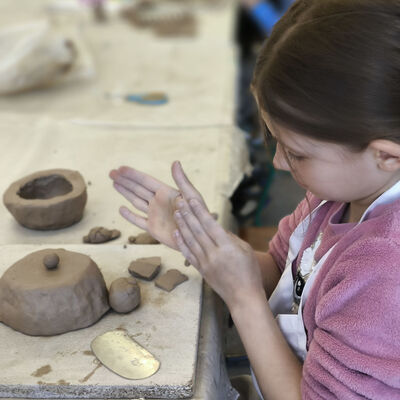 Bild vergr&ouml;&szlig;ern: 2026-04 GS Sta&szlig;furter H&ouml;he Keramik (9)