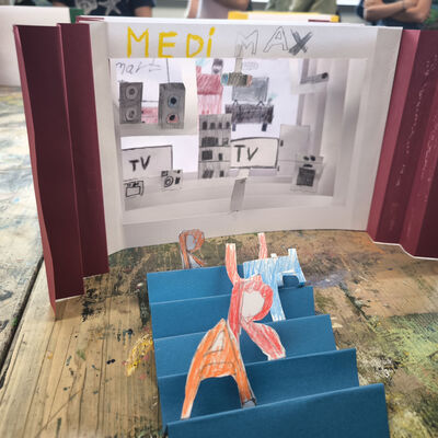 Bild vergr&ouml;&szlig;ern: 2026-06 Stephaneum Pr&auml;sentation Buchkunst (5)